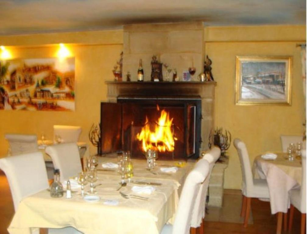 Auberge De Marville Exteriör bild